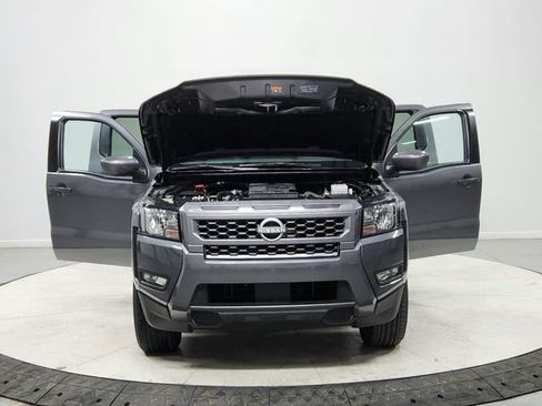 Used 2025 Nissan Frontier SV w/ SV Convenience Package image 10