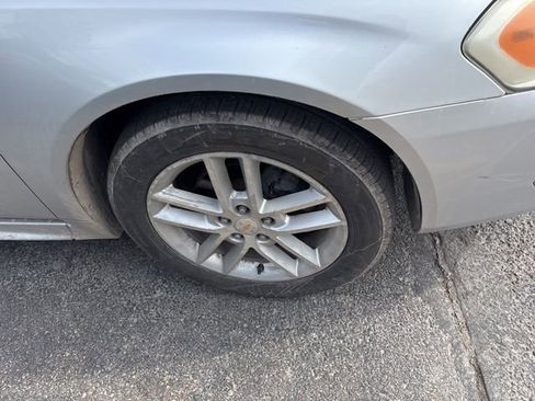 Used 2012 Chevrolet Impala LTZ FWD image 9