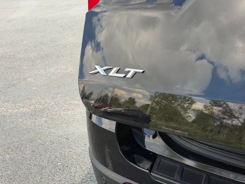 Used 2020 Ford Explorer XLT w/ Equipment Group 202A AWD/4WD image 34
