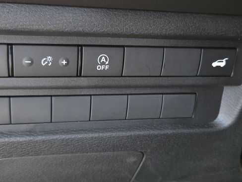 Used 2026 Mitsubishi Outlander LE AWD/4WD image 37