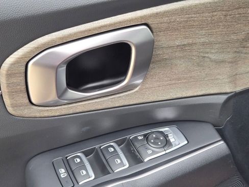 Used 2023 Kia Sorento S image 19