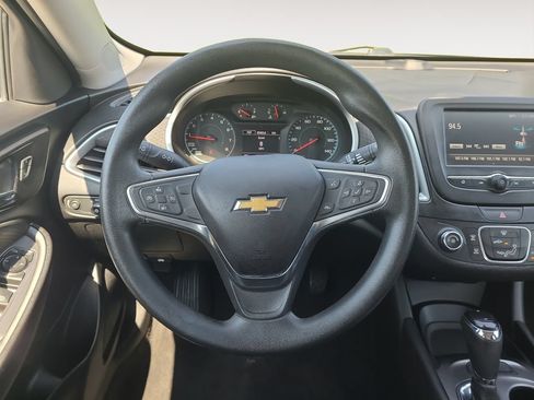 Used 2018 Chevrolet Malibu LS FWD image 12