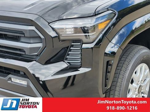 Used 2025 Toyota Tacoma SR5 image 6