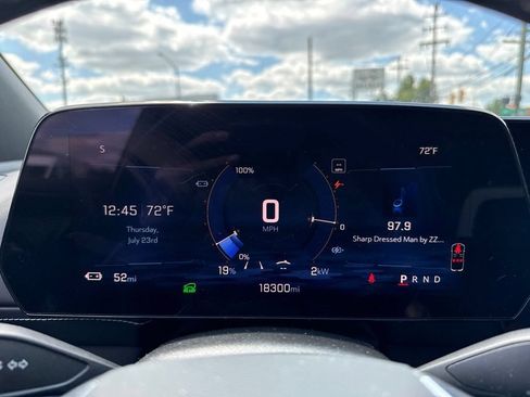 Used 2024 Chevrolet Blazer EV LT AWD/4WD image 14