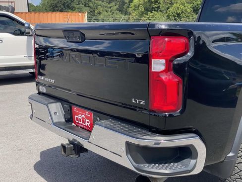 Used 2020 Chevrolet Silverado 2500 LTZ w/ LTZ Premium Package AWD/4WD image 45