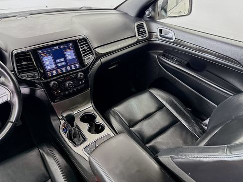 Used 2022 Jeep Grand Cherokee Limited w/ Technology Group AWD/4WD image 26