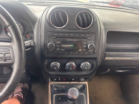 Used 2012 Jeep Compass Latitude AWD/4WD image 16
