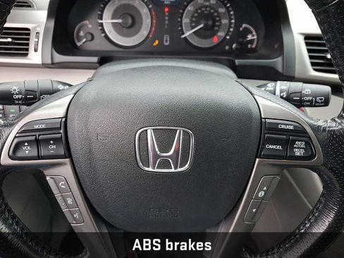 Used 2016 Honda Odyssey Touring Elite image 19