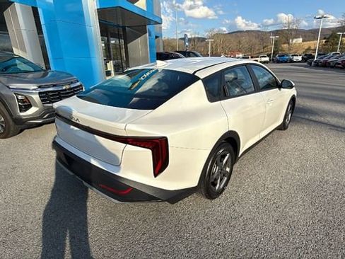 Used 2025 Kia K4 LXS image 4