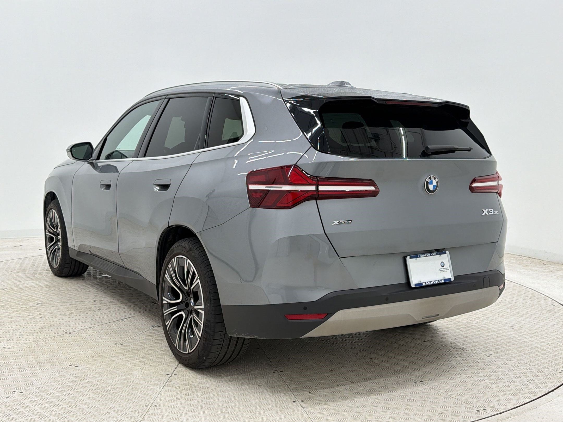 Used 2025 BMW X3 xDrive30i w/ Premium Package AWD/4WD image 3
