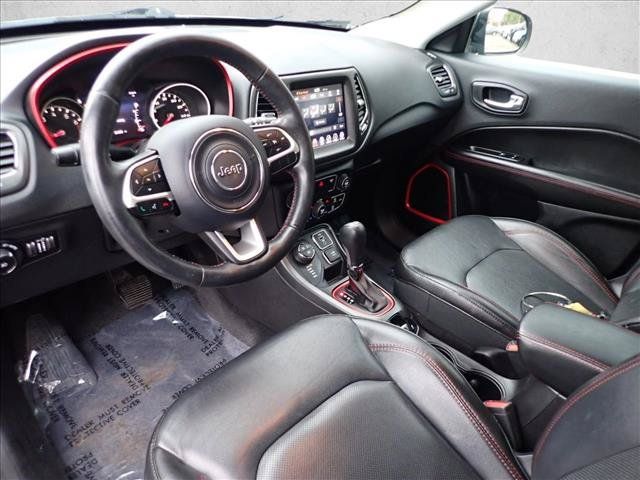 Used 2018 Jeep Compass Trailhawk w/ Leather Interior Group AWD/4WD image 11