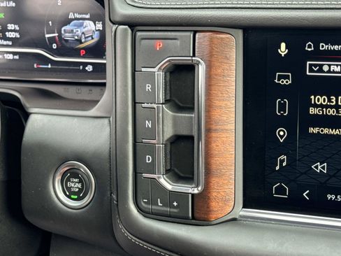 Used 2023 GMC Yukon Denali Ultimate image 5