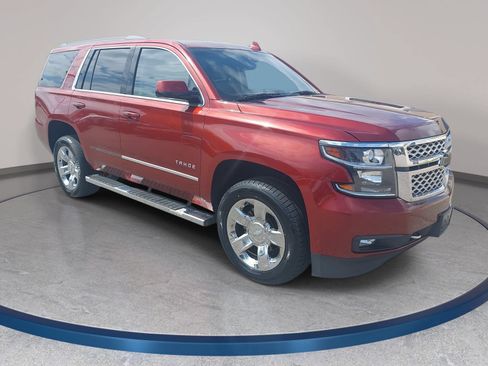 Used 2018 Chevrolet Tahoe LT w/ LT Signature Package AWD/4WD image 3
