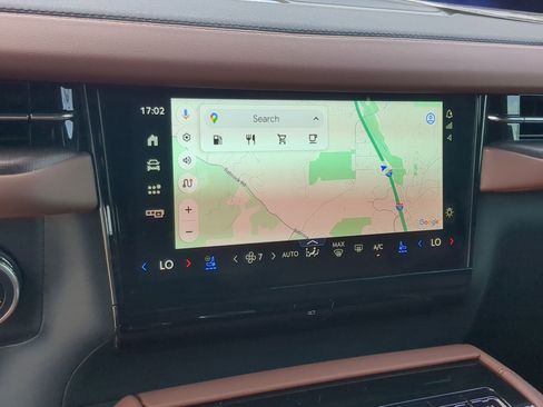 New 2025 Lincoln Navigator Reserve image 17