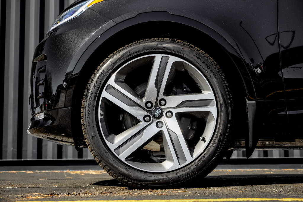 New 2026 Land Rover Discovery Limited Edition AWD/4WD image 4