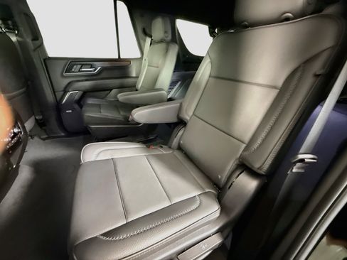 Used 2026 GMC Yukon Denali AWD/4WD image 25