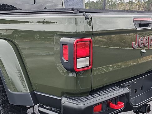 Used 2022 Jeep Gladiator Rubicon w/ Cold Weather Group image 36