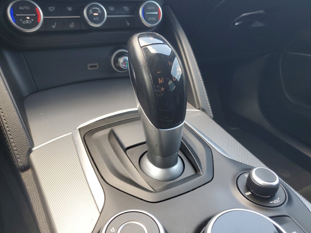 Used 2019 Alfa Romeo Stelvio Ti Sport w/ Quick Order Package 22S Sport AWD/4WD image 40