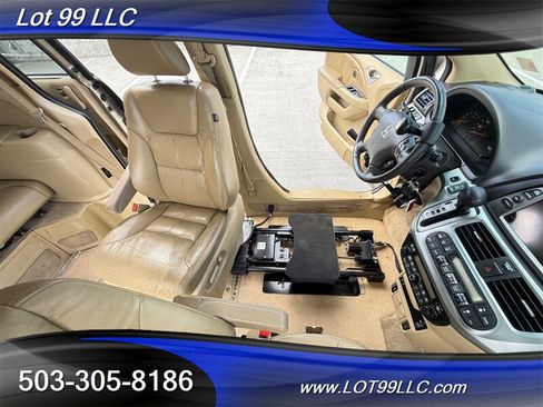 Used 2010 Honda Odyssey Touring image 4