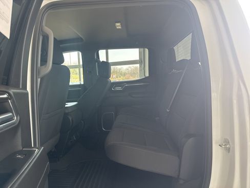 Used 2024 Chevrolet Silverado 1500 LT image 16