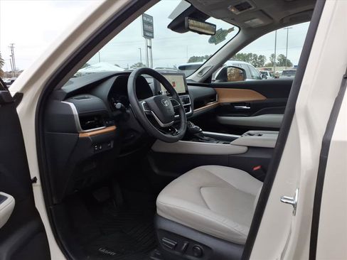 Used 2024 Toyota Grand Highlander Platinum image 21