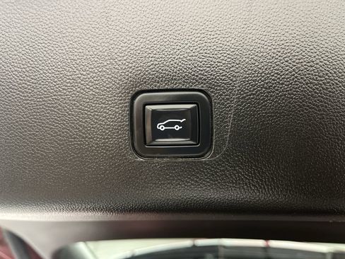 Certified 2021 Chevrolet Traverse LT w/ LPO, Floor Liner Package AWD/4WD image 31