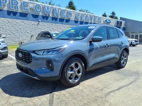 Certified 2025 Ford Escape ST-Line Select w/ Tech Pack #1 AWD/4WD image 8
