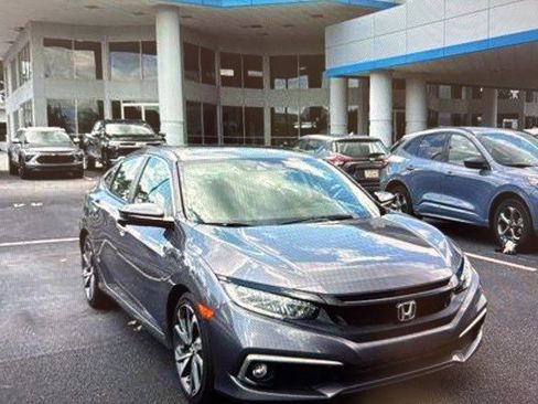 Used 2020 Honda Civic Touring image 2