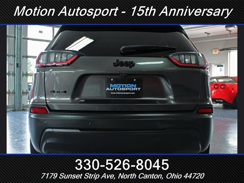 Used 2019 Jeep Cherokee Latitude Plus AWD/4WD image 6