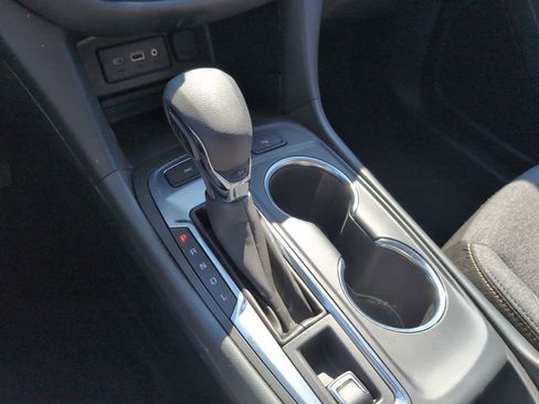 Used 2023 Chevrolet Equinox LT w/ Driver Convenience Package image 23