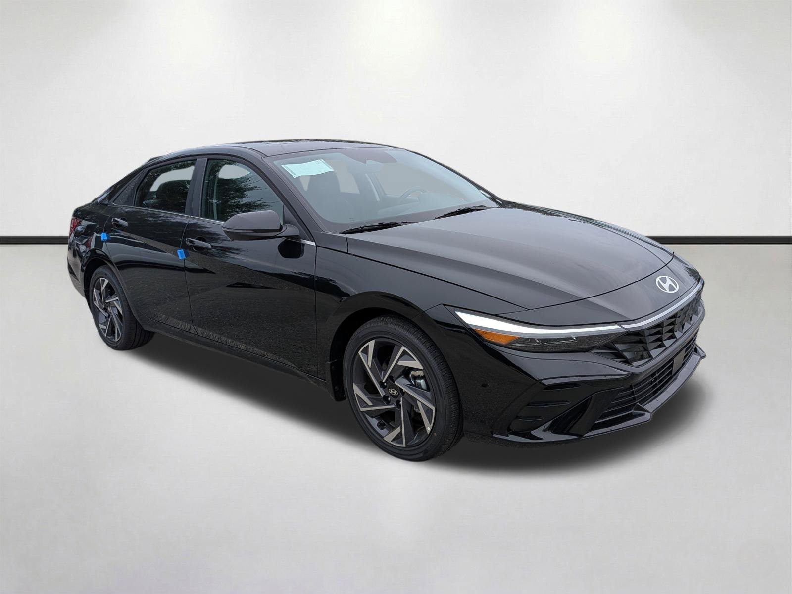New 2026 Hyundai Elantra Limited FWD image 1