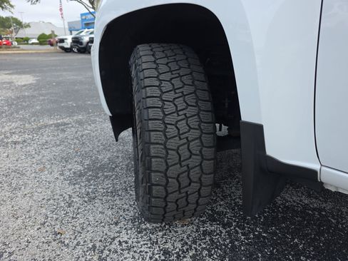 Used 2022 Chevrolet Colorado LT image 30