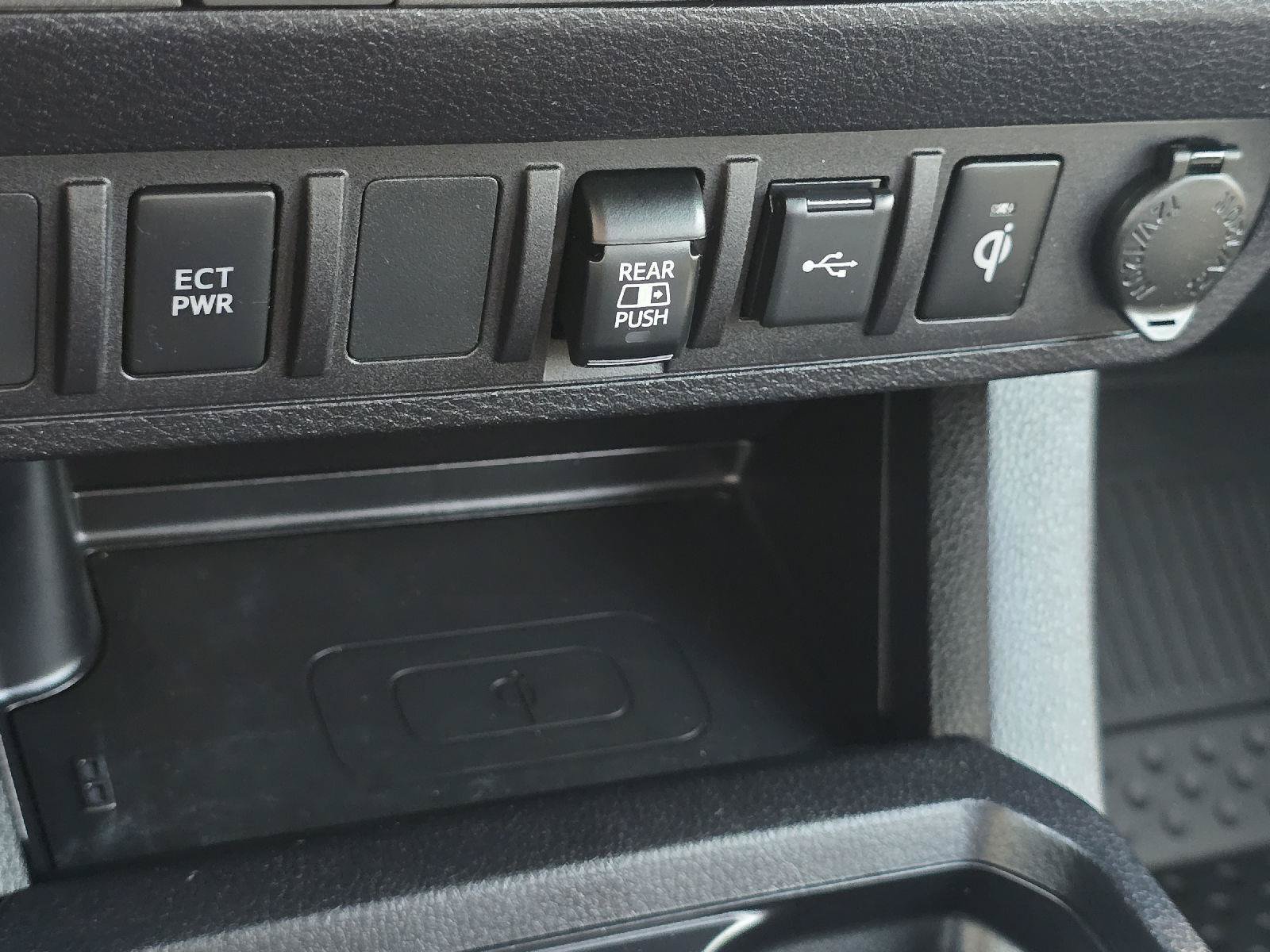 Used 2022 Toyota Tacoma TRD Off-Road AWD/4WD image 26