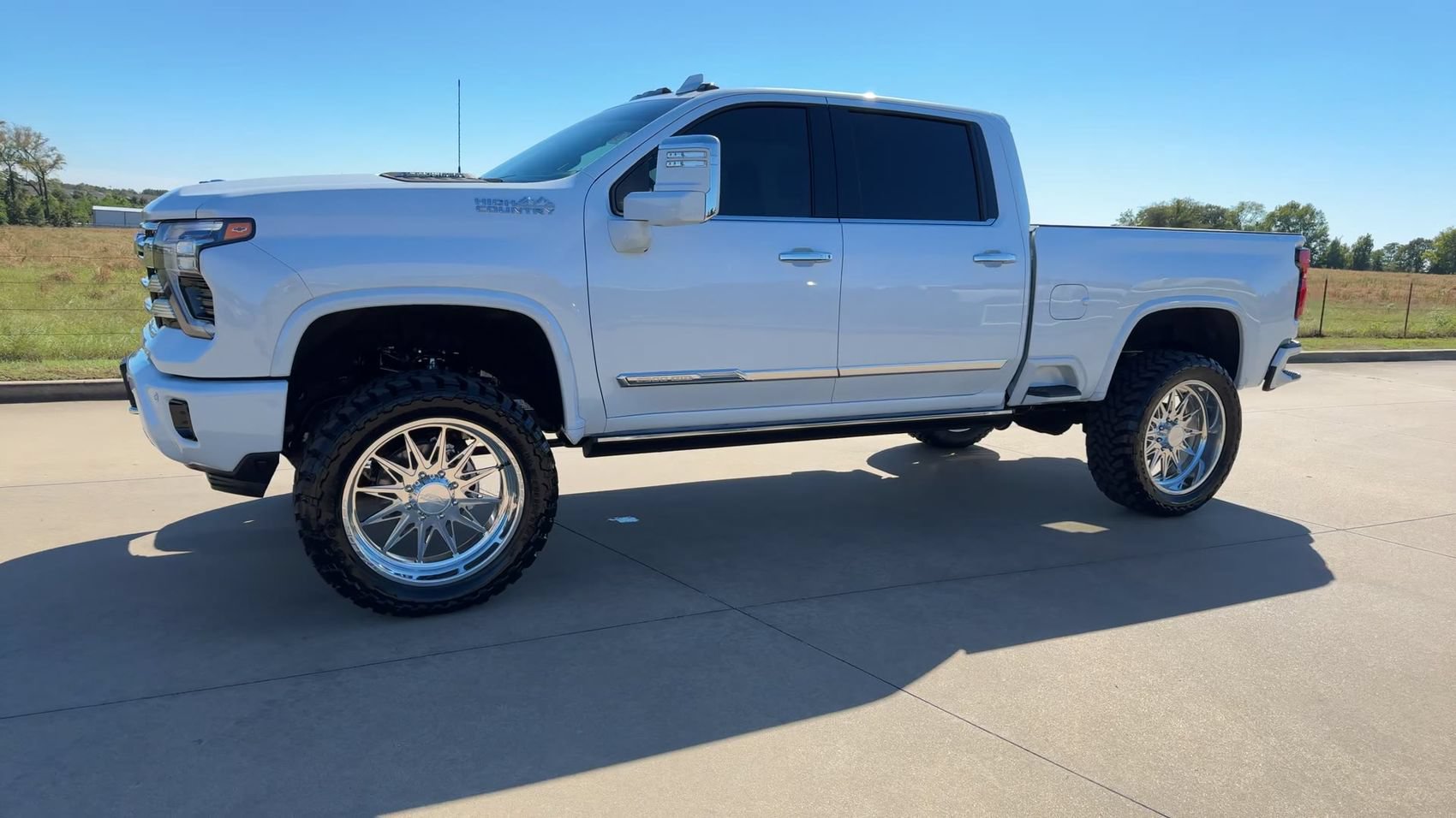 New 2026 Chevrolet Silverado 2500 High Country w/ Technology Package AWD/4WD image 5