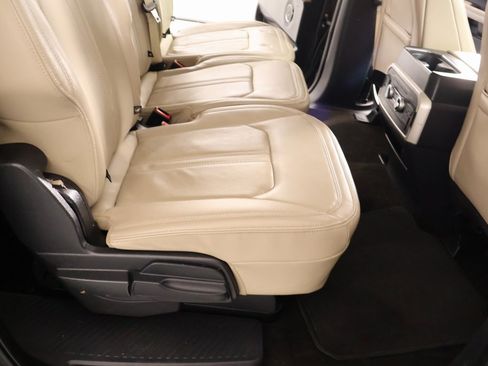 Used 2022 Ford Expedition Max Limited image 16