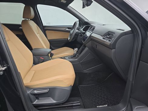 Used 2023 Volkswagen Tiguan SE FWD image 38