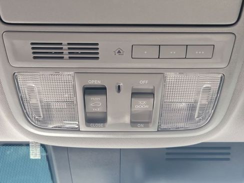 Used 2022 Honda CR-V Touring image 25