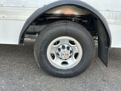 New 2025 Chevrolet Express 3500 Work Van w/ Power Convenience Package image 23