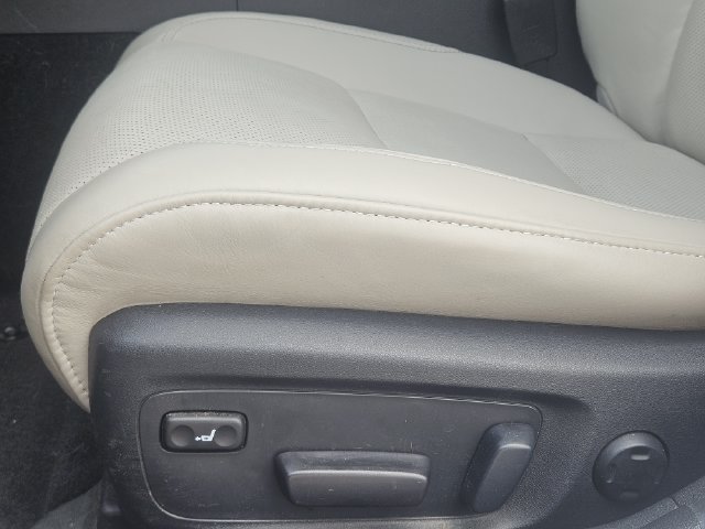 Used 2016 Toyota Avalon Limited w/ Protection Package FWD image 25
