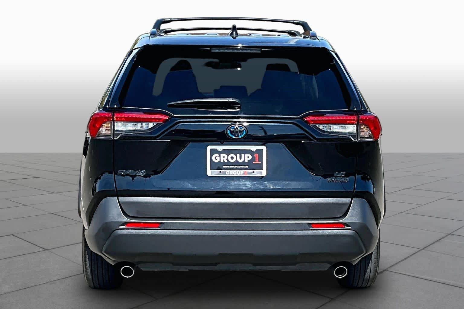 Certified 2024 Toyota RAV4 LE AWD/4WD image 4
