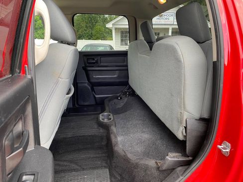 Used 2013 RAM 2500 Tradesman w/ Chrome Appearance Group image 23