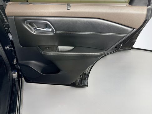 Used 2021 Nissan Rogue SV w/ Premium Package FWD image 28