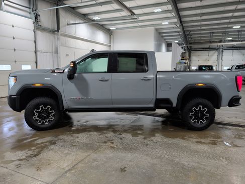 Used 2024 GMC Sierra 2500 AT4X image 5
