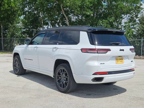 Used 2025 Jeep Grand Cherokee L Summit w/ Obsidian Package AWD/4WD image 5