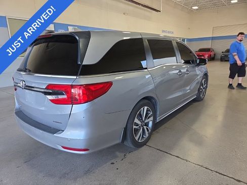 Used 2023 Honda Odyssey Touring image 3