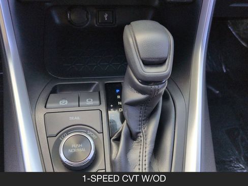 Used 2022 Toyota RAV4 XLE w/ Convenience Package image 16