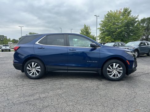 Used 2022 Chevrolet Equinox LT AWD/4WD image 2