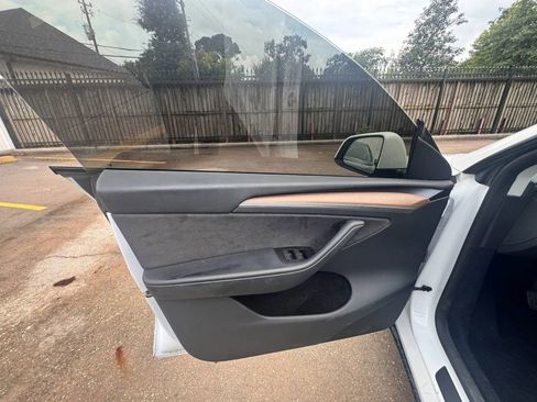Used 2023 Tesla Model Y Long Range AWD/4WD image 6