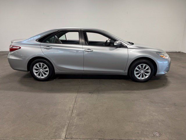 Used 2017 Toyota Camry LE FWD image 2