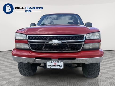 Used 2006 Chevrolet Silverado 1500 LT w/ Light Duty Power Package AWD/4WD image 2